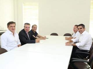 Deputados eleitos Lucas de Lima, Paulo Corrêa, Carlos Alberto David, Gerson Claro e Herculano Borges reunidos (Foto: Kísie Ainoã)