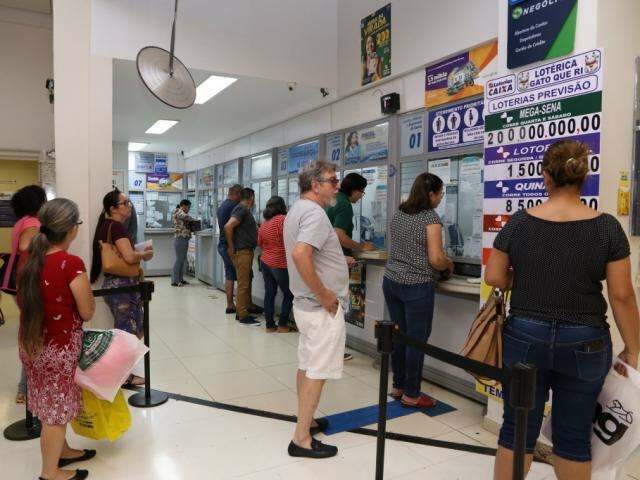 Mega-Sena volta a acumular e pode pagar R$ 105 milh&otilde;es no s&aacute;bado 