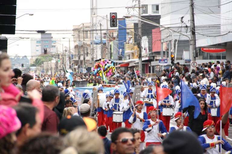 Multidão foi as ruas de Campo Grande neste 26 de agosto. (Foto: Marcos Ermínio)
