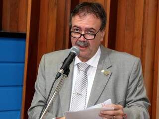 Deputado Paulo Siufi (PMDB), presidente da comissão de saúde da Assembleia (Foto: Victor Chileno/ALMS)
