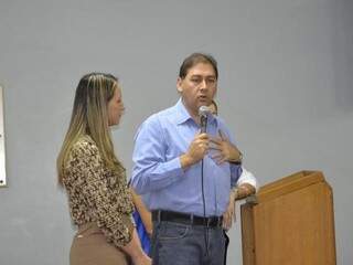 Secretária Thaís Helena e prefeito de Campo Grande afirmam desconhecer problema (Foto: Simão Nogueira)