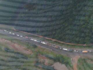 Foto aérea mostra dimensão do congestionamento (Foto: Ulysses Consenza)