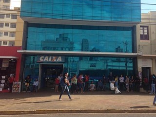 Agência da Caixa no Centro de Campo Grande (Foto: Elci Holsback)