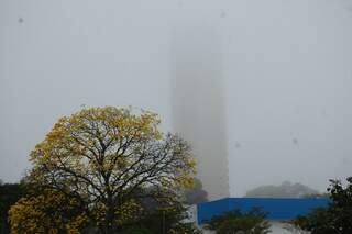 Capital teve mínima de 14ºC  e forte nevoeiro nesta segunda-feira. (Foto: Simão Nogueira)