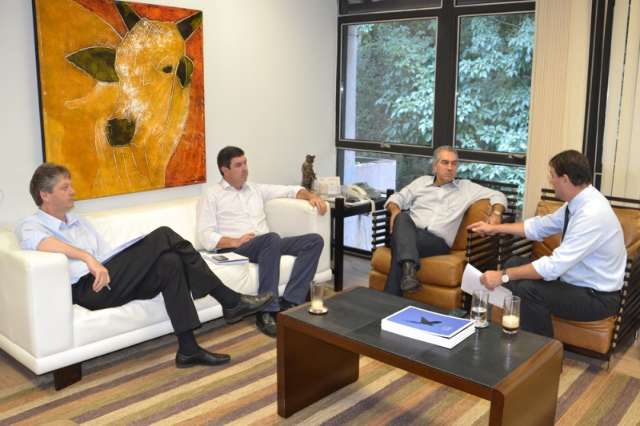 Reuni&atilde;o discute sugest&otilde;es para ampliar competitividade da ind&uacute;stria de MS