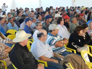 Encontro reuniu 300 produtores rurais em Caarapó. (Foto: Divulgação)