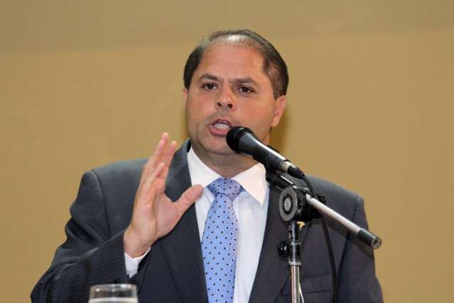 Mario Cesar lamenta falta de governabilidade do prefeito e cobra di&aacute;logo