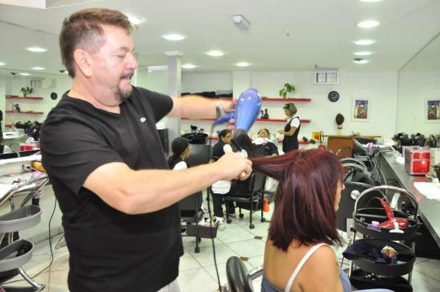 Cabelos compridos também depois dos quarenta? É claro que pode
