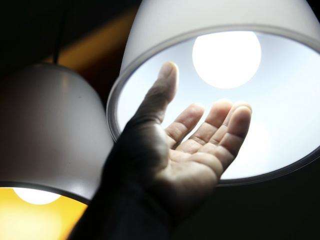 Aneel informa que contas de luz continuam com tarifa mais alta em outubro