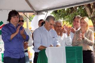 Governador assinou ordem de serviço durante evento hoje. (Foto: Chico Ribeiro/Notícias MS)