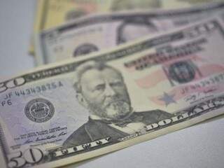Dólar encerrou o dia com desvalorização de 0,13% (Foto: Agência Brasil)