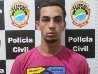 Fernando da Silva Teixeira, de 21 anos, não participou do assalto mas morava com a dupla que foi morta. (Foto: iFato) 