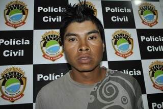 Rapaz foi preso com 200 gramas de sementes de maconha.  (Foto: Osvaldo Duarte)