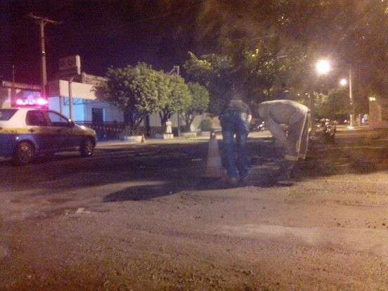 Motociclista &eacute; atingido por caminhonete em alta velocidade e morre no local