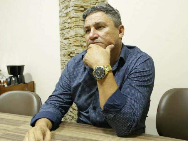 Homem invade camel&oacute;dromo em surto e &eacute; socorrido ap&oacute;s sofrer parada card&iacute;aca