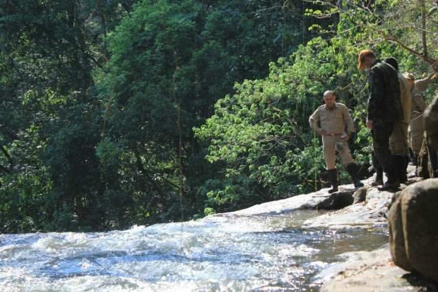 Corpo de homem &eacute; encontrado boiando na cachoeira do Ceuzinho