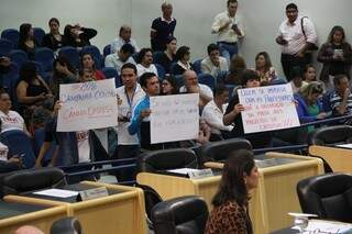 Professores devem retornar à Câmara Municipal nesta terça-feira. (Foto:Arquivo/Fernando Antunes)