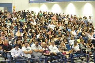 Cerca de 450 servidores compareceram à Câmara na tarde de hoje. (Foto: Marcelo Calazans)