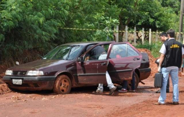 Encontrado carro de policial aposentado abandonado morto em beira de c&oacute;rrego