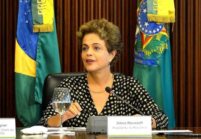 Ex&eacute;rcito anuncia presen&ccedil;a de Dilma na segunda para conhecer Sisfron