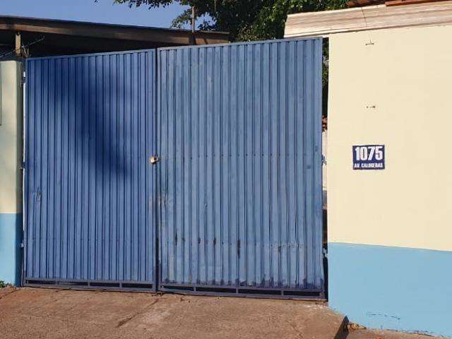 Homem &eacute; encontrado morto ap&oacute;s inc&ecirc;ndio em funilaria no Centro