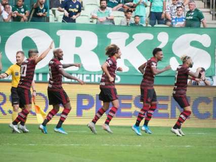 Com dois de Gabriel, Flamengo atropela o Palmeiras no Allianz Parque