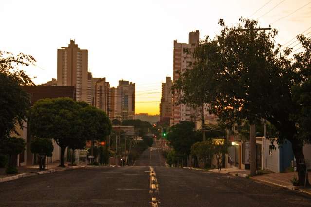 C&eacute;u amanhece aberto e dia ser&aacute; de temperatura amena na Capital