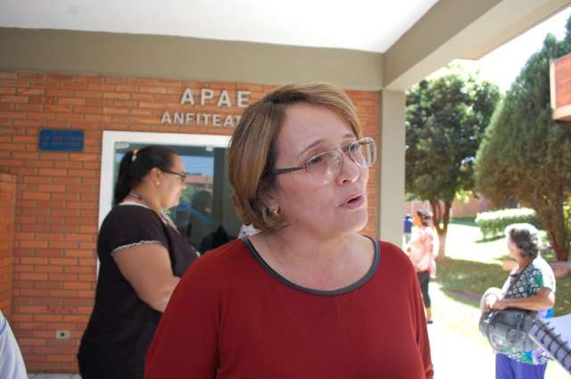 Semana da pessoa com defici&ecirc;ncia come&ccedil;a com palestras e distribui&ccedil;&atilde;o de flores