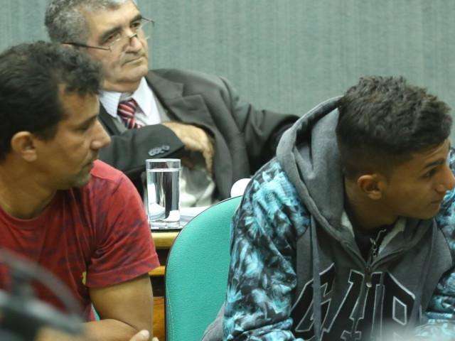  Ap&oacute;s 12h, j&uacute;ri condena 4 e absolve um pelo assassinato de policial civil