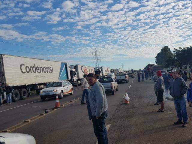 Greve dos caminhoneiros faz pre&ccedil;os de produtos beirarem o triplo no Ceasa