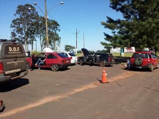 Quatro veículos carregavam confecções contrabandeadas do Paraguai. Foto: (Divulgação DOF)