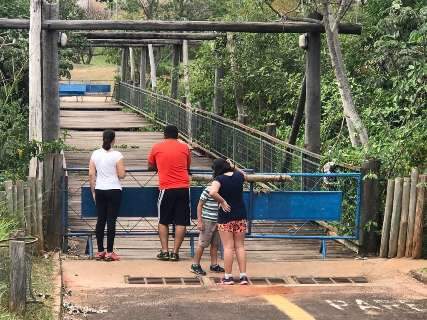Prefeitura abre licitação para recuperar passarela de madeira do Parque Sóter