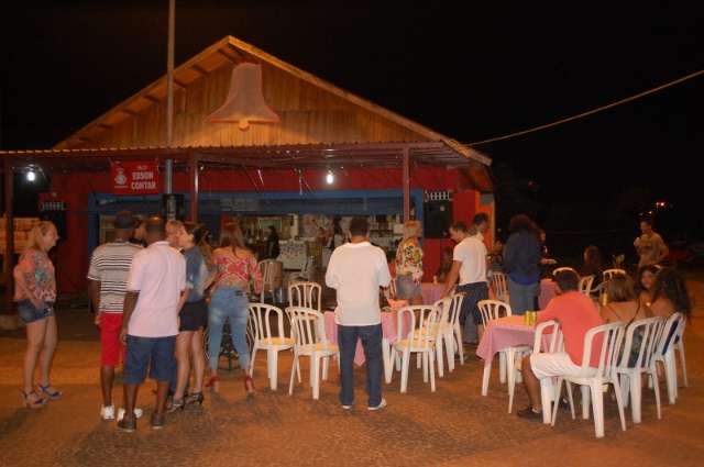 De olho no Carnaval, escolas de samba abrem as portas todo fim de semana 