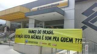 Em forma de protesto, agência do Banco do Brasil nos altos da Afonso Pena não terá atendimento aos clientes nesta terça-feira (29). (Foto: Renata Volpe)