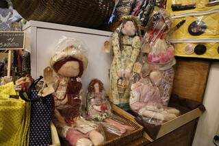 Bonecas de pano confeccionadas por Maria do Socorro
