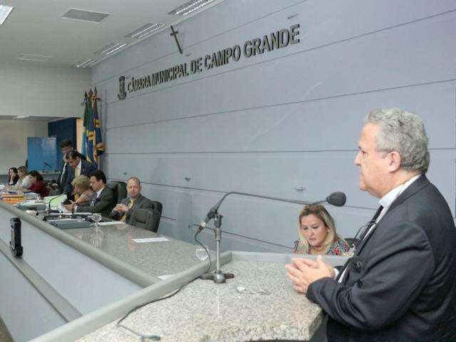 Na C&acirc;mara, Dom Dimas sugere audi&ecirc;ncia para ouvir pessoas sobre viol&ecirc;ncia