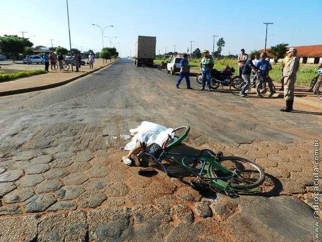 Mulher morre ap&oacute;s ser atropelada por carreta em Tr&ecirc;s Lagoas