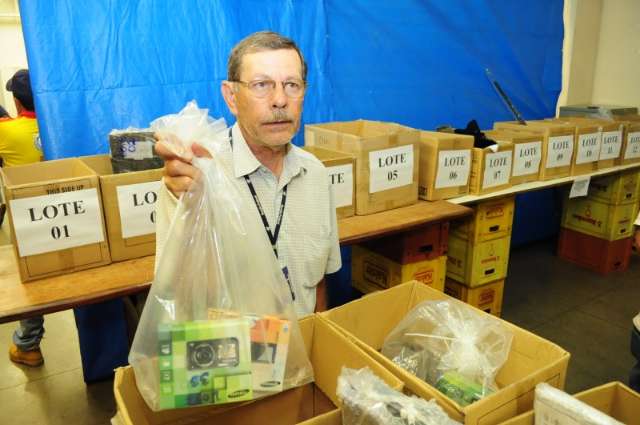Leil&atilde;o de produtos apreendidos pela Receita Federal recebe lances at&eacute; ter&ccedil;a