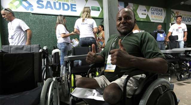 No primeiro dia de consulta, Caravana da Sa&uacute;de realizou 500 atendimentos