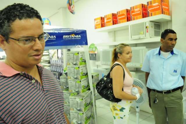 Calor de outubro dobra vendas de ar condicionado e ventilador
