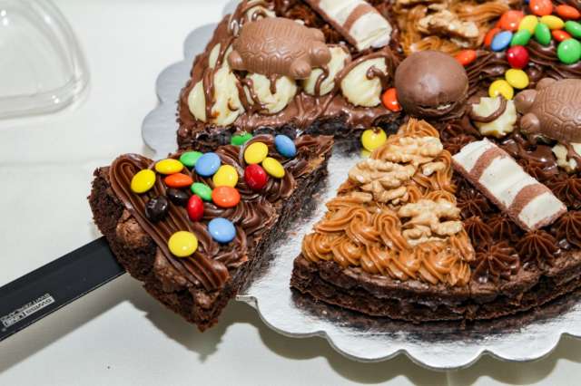 Maternidade e paix&atilde;o por doce fizeram psic&oacute;loga investir na pizza de brownie