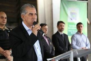 Durante discurso, governador disse que a fronteira precisa de mais efetivo da Polícia Federal. (Foto: Fernando Antunes) 