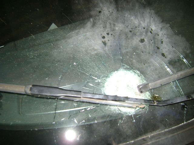  Bomba explode sobre carro de filho de vereador de Caarap&oacute;