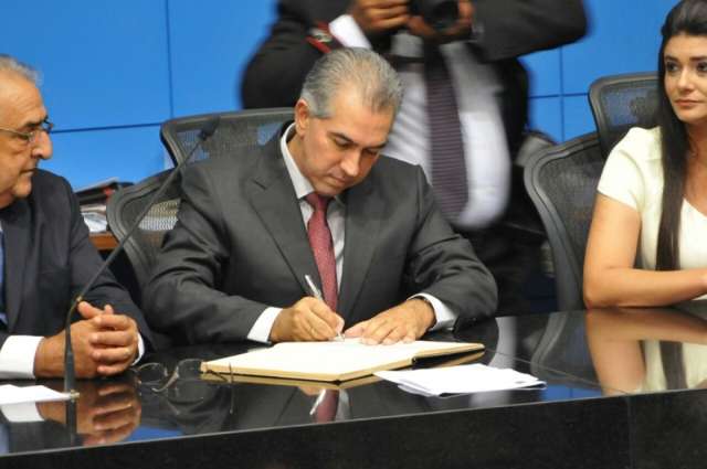 Azambuja ir&aacute; rever contratos, repasses e s&oacute; terminar&aacute; Aqu&aacute;rio ap&oacute;s auditoria