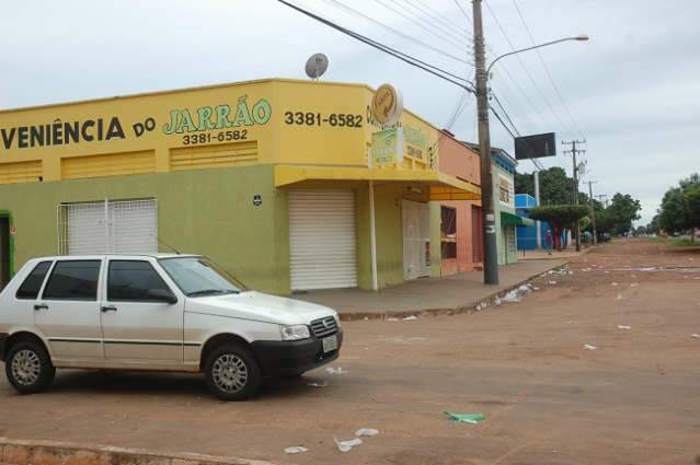  Dona do pr&eacute;dio da conveni&ecirc;ncia diz que problema &eacute; entre moradores e Pol&iacute;cia