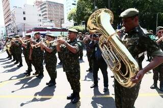 Militares durante desfile de 7 de setembro em 2016, na Rua 14 de Julho. (Foto: Marcos Ermínio)