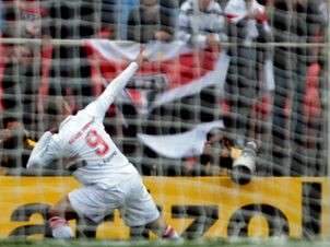 Em jogo n&ordm; 500 de Ceni, SPFC vence Figueira e Luis Fabiano entra para a hist&oacute;ria