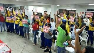 Trabalhadores dos Correios decidiram aderir a paralisação em assembleia realizada ontem (19) na Capital (Foto: Divulgação)