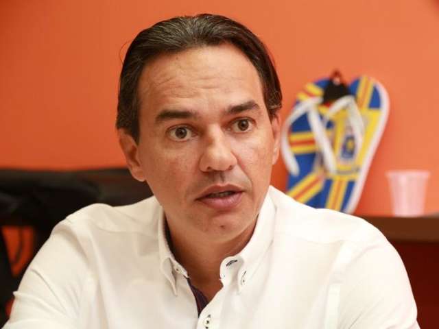 &quot;Vou pagar, nem que pe&ccedil;a empr&eacute;stimo&quot;, diz Marquinhos sobre sal&aacute;rios