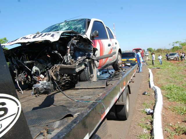  Acidente envolvendo carro da prefeitura de Caarap&oacute; deixa sete feridos